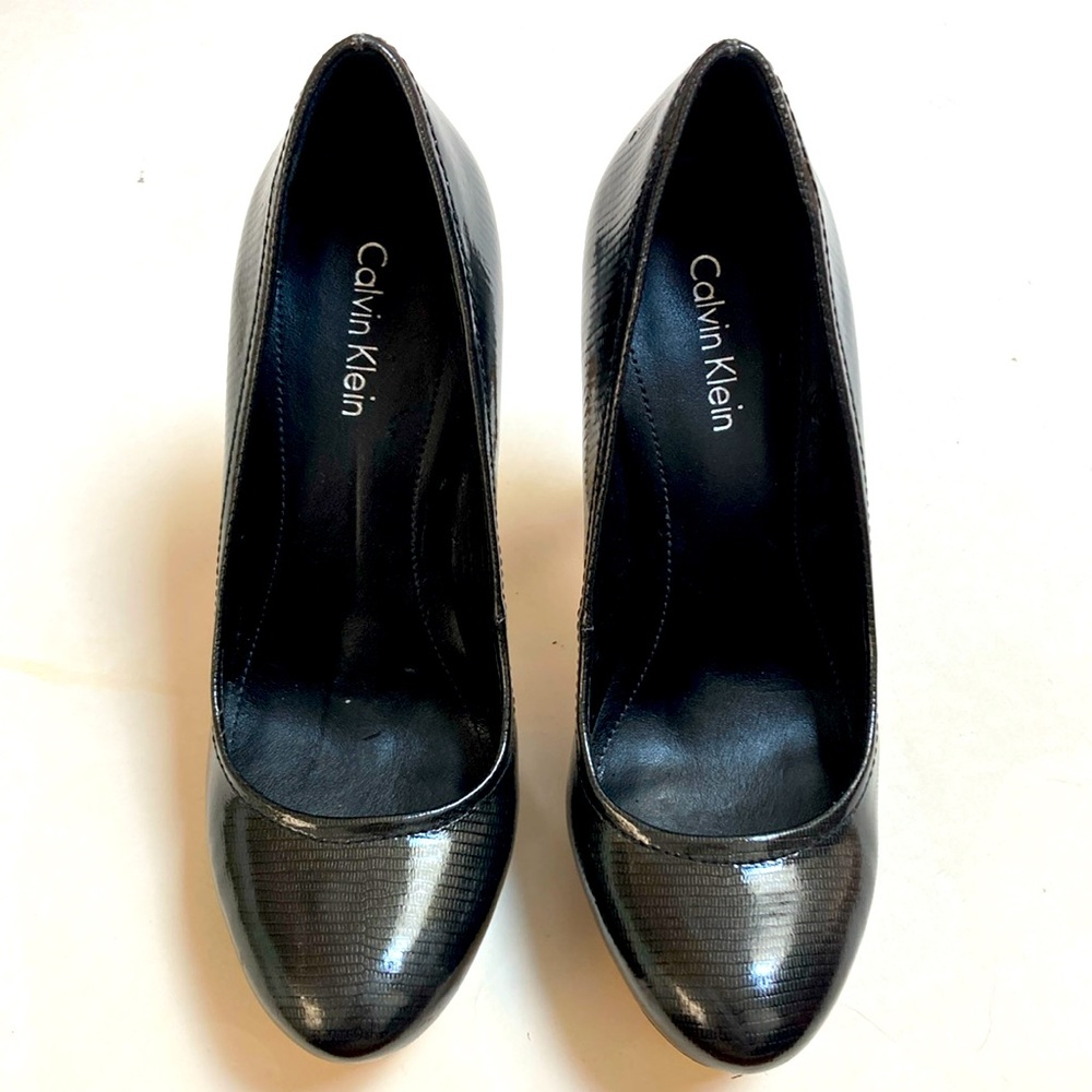 Heels two inches black small pattern